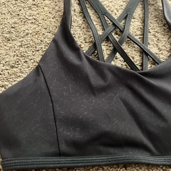 SP Athletics Strappy Gray Minimal‎ Light Compression Sport Bra Size Medium Cross - Picture 2 of 7
